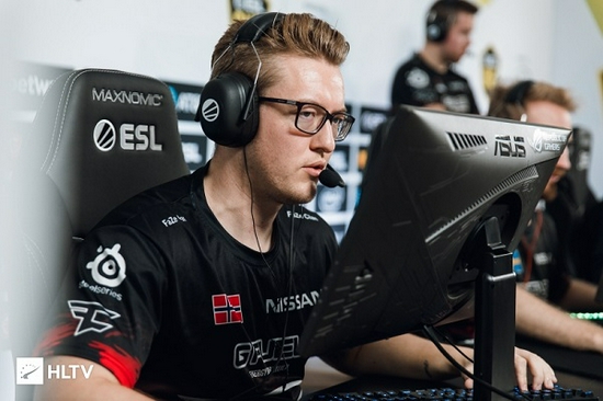 NVIDIA 发布 RTX AI PC 专用 AI 基础模型